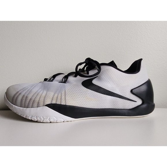 Nike Other - Size 14 - Men's Nike Hyperchase TB White Black Good pre-owned condition